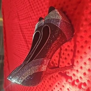 Sequin Bling Heel size 7 Peekaboo Black and Silver Worthington